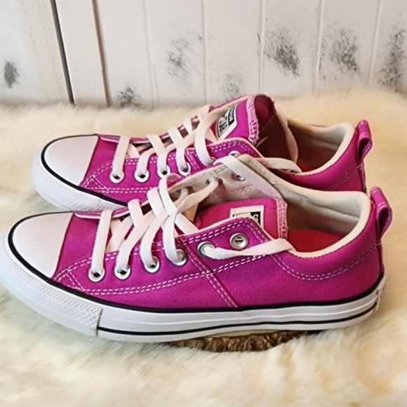 Converse Chuck Taylor All-Star Sneakers - Picture 5 of 9